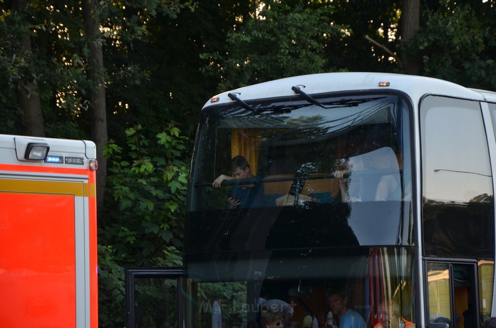 Einsatz BF Koeln Klimaanlage Reisebus defekt A 3 Rich Koeln hoehe Leverkusen P028.JPG